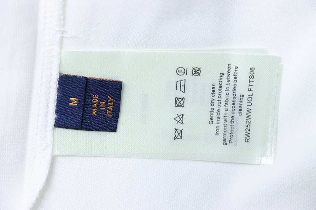 h140 001 Louis Vuitton 