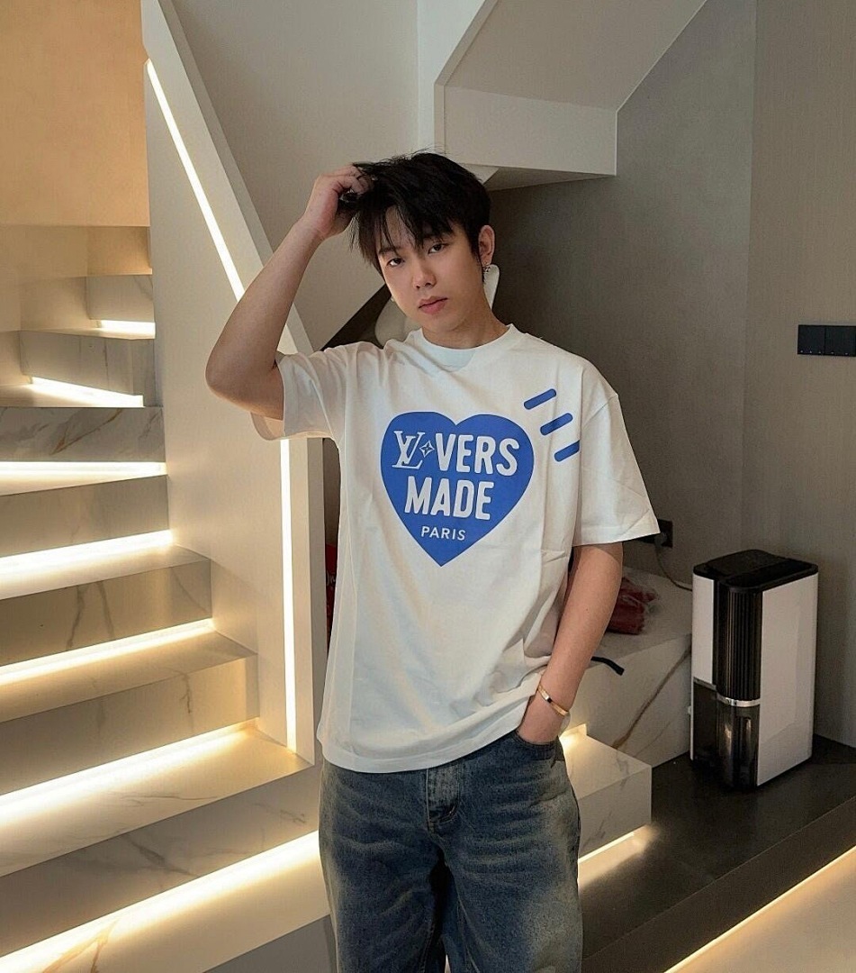 h140 001 Louis Vuitton 