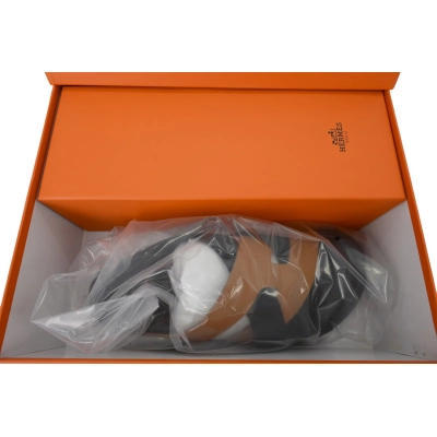 Hermès Flat Cross-Strap Sandals Khaki 02