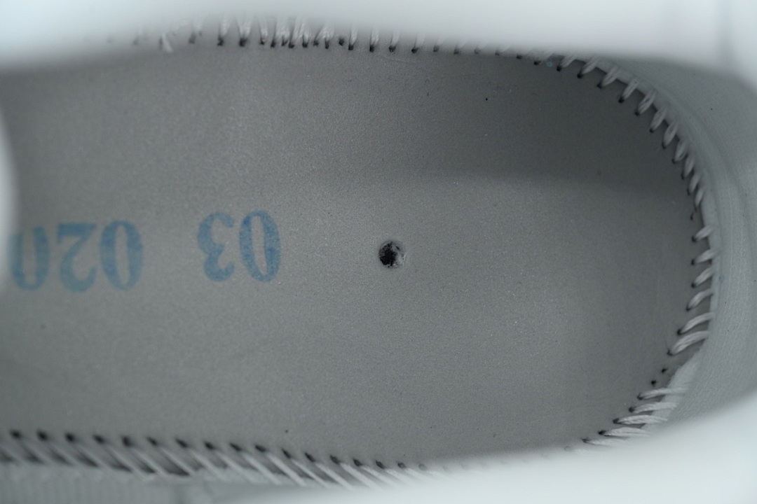 Air Jordan 11 Retro Low 'UNC' 2026