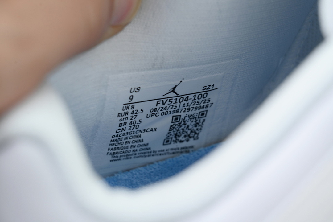 Air Jordan 11 Retro Low 'UNC' 2026