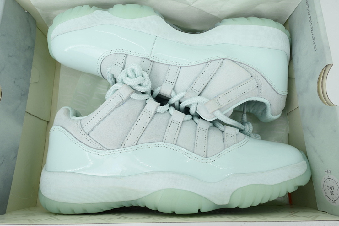 Air Jordan 11 Retro Low Limited Edition