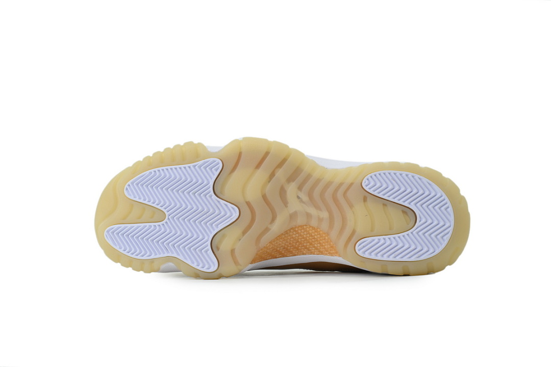 Wmns Air Jordan 11 Low 'Mother's Day'