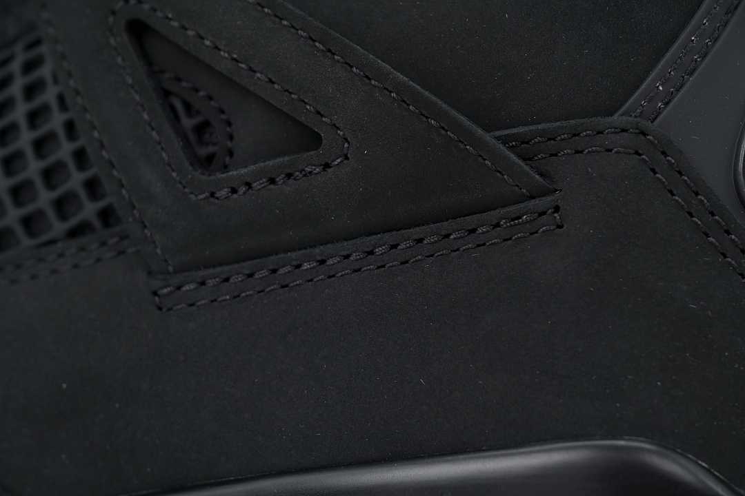 Air Jordan 4“Black Cat”