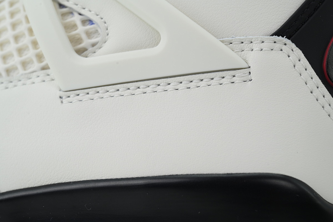 Air Jordan 4 Retro Club