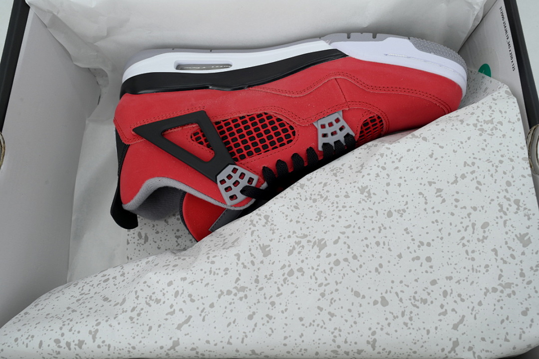 Air Jordan 4 Retro 'Toro Bravo' 2026