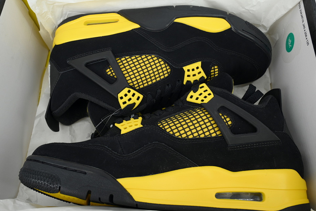 Air Jordan 4 Thunder
