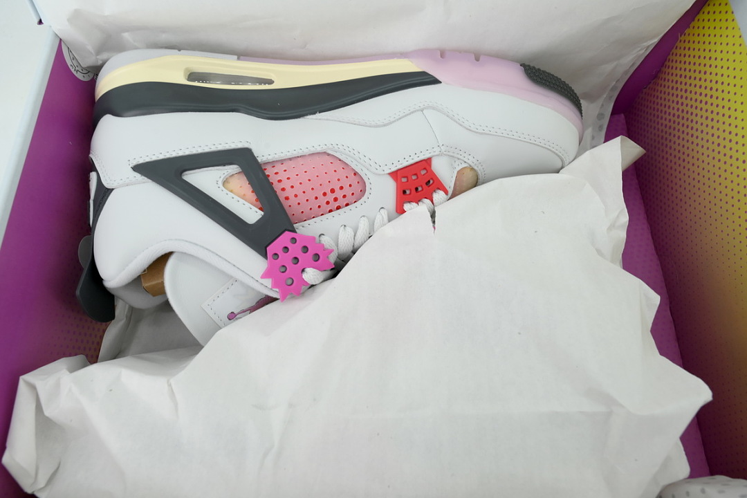 Air Jordan 4 Retro 'Comic'