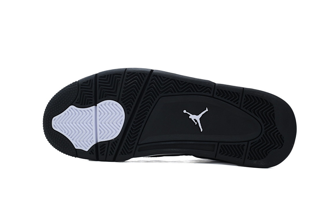 FQ8138-001 Air Jordan 4 Retro “White Thunder”