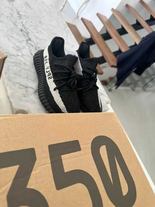 Adidas Yeezy Boost 350 V2 Core Black/White Real Boost review 