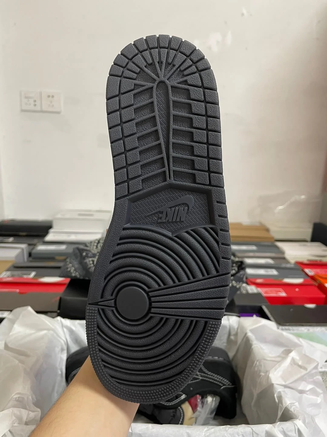 🔥 Travis Scott x Air Jordan 1 Low Black Phantom review Chad 02