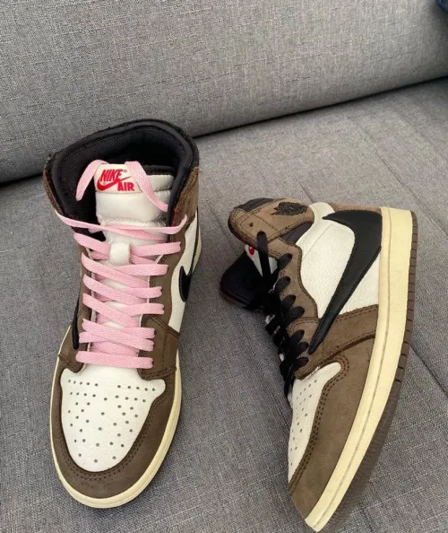  Travis Scott x Air Jordan 1 High OG TS SP review 