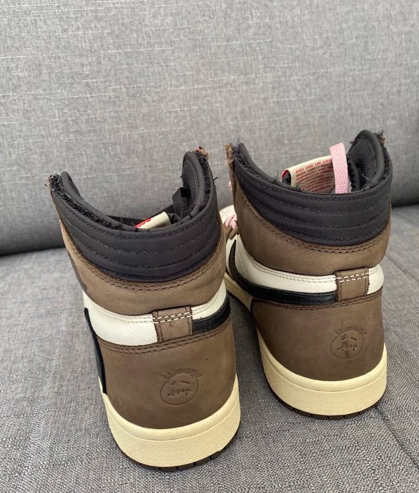  Travis Scott x Air Jordan 1 High OG TS SP review Tevis Blount 04