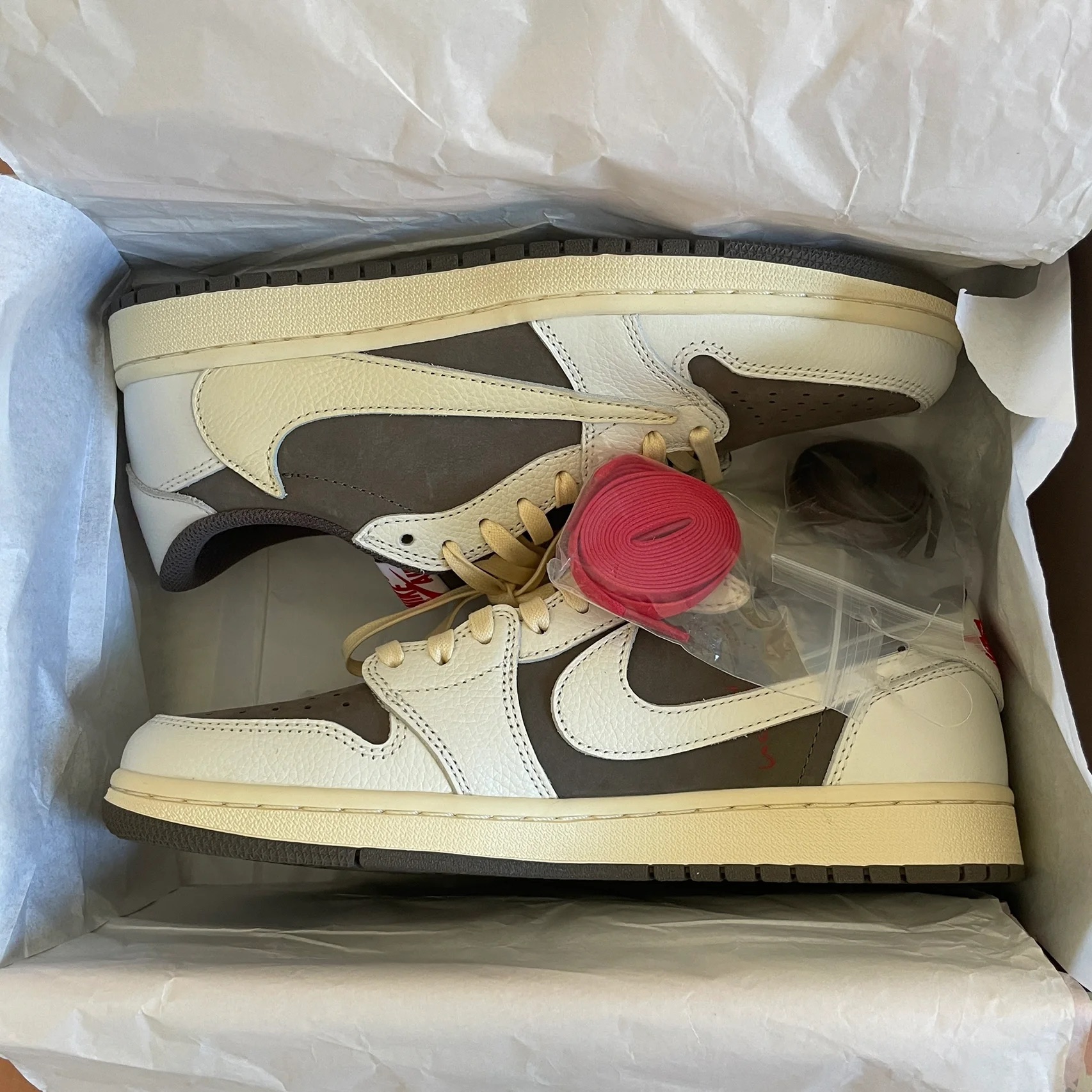 🔥 Travis Scott x Air Jordan 1 Low OG Reverse Mocha” review Pedro L.