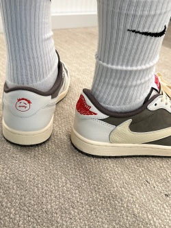 🔥 Travis Scott x Air Jordan 1 Low OG Reverse Mocha” review Muhammad S. Khan 02