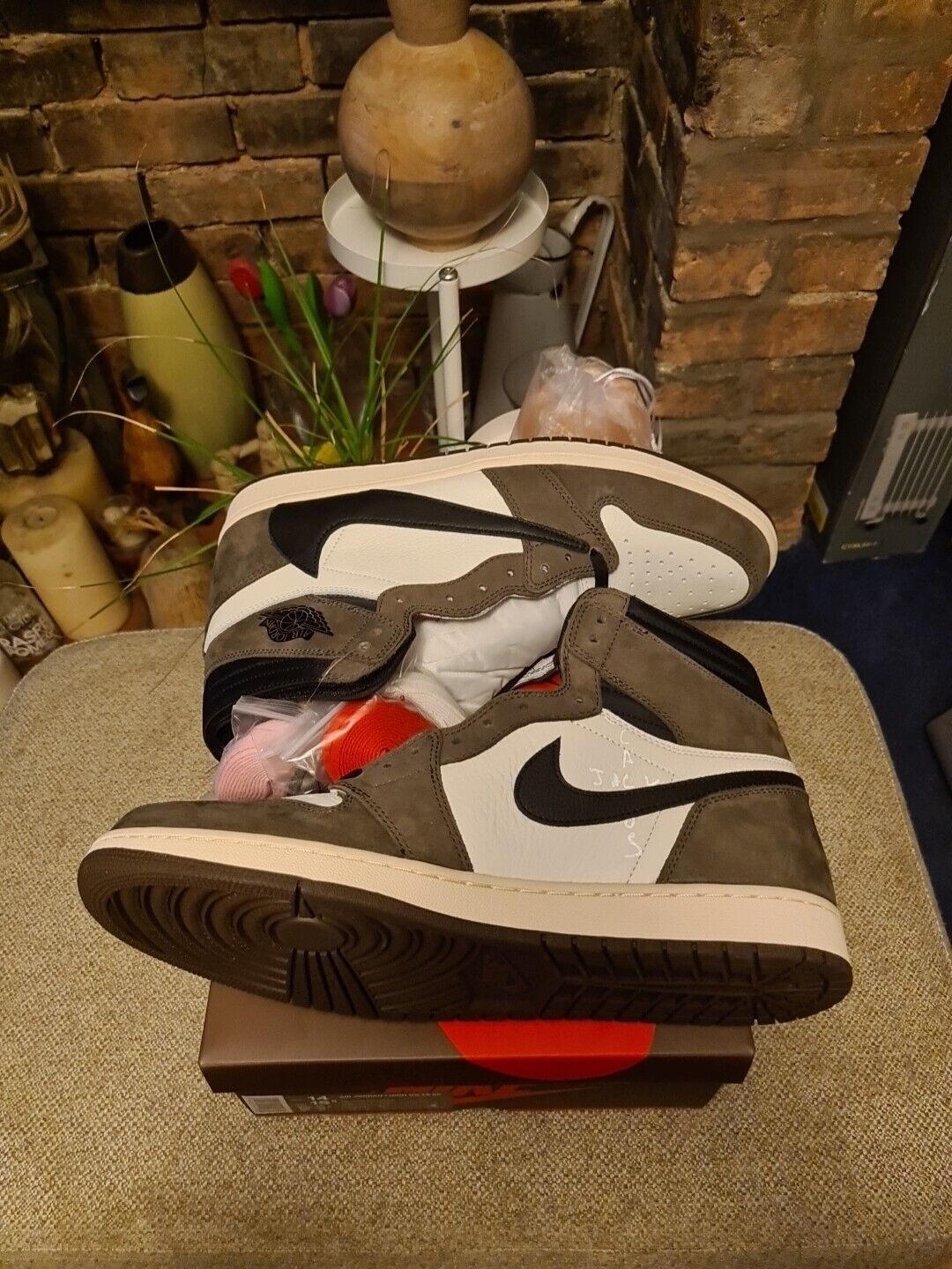  Travis Scott x Air Jordan 1 High OG TS SP review Willie E Walker 03