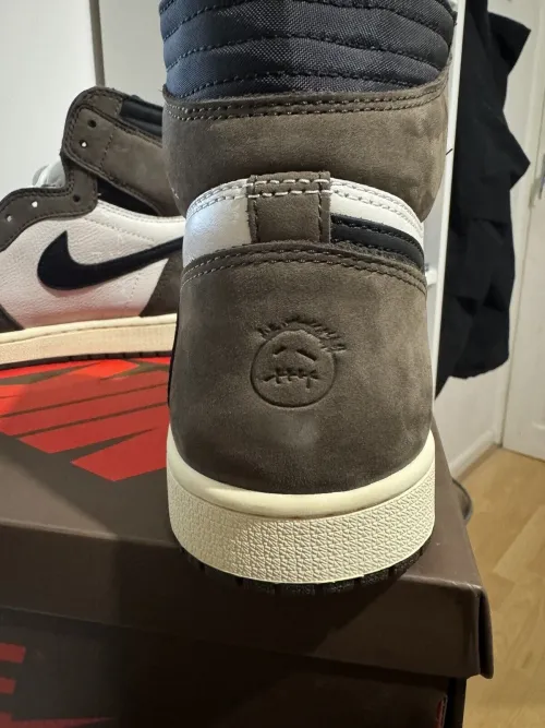  Travis Scott x Air Jordan 1 High OG TS SP review 