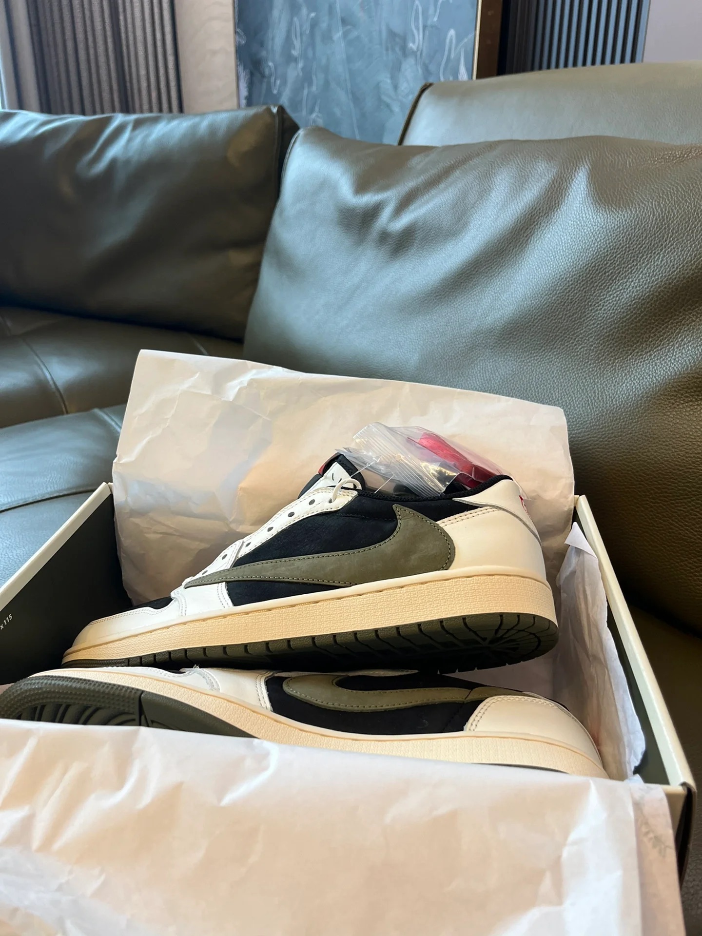 🔥 Travis Scott x Air Jordan 1 Low OG Olive review Jeremy M. Johnson 02