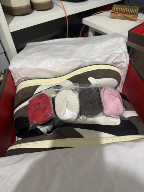  Travis Scott x Air Jordan 1 High OG TS SP review 