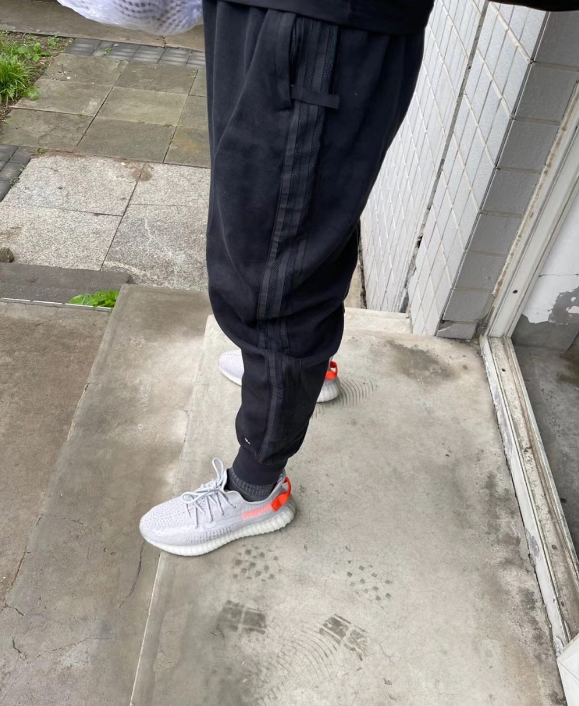 Adidas Yeezy Boost 350 V2 Tail Light review Taixuan