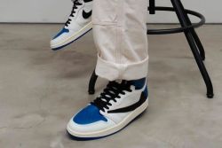 Fragment x Travis Scott x Air Jordan 1 High OG Military review Mike L 01