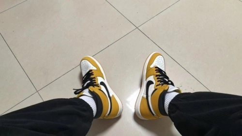  Air Jordan 1 High OG “Yellow Ochre” review 