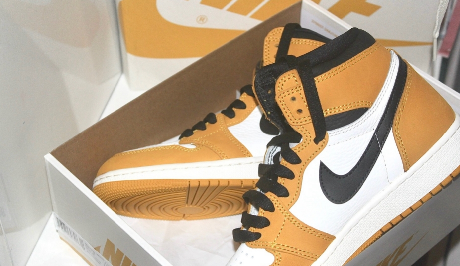  Air Jordan 1 High OG “Yellow Ochre” review steve ellis 01