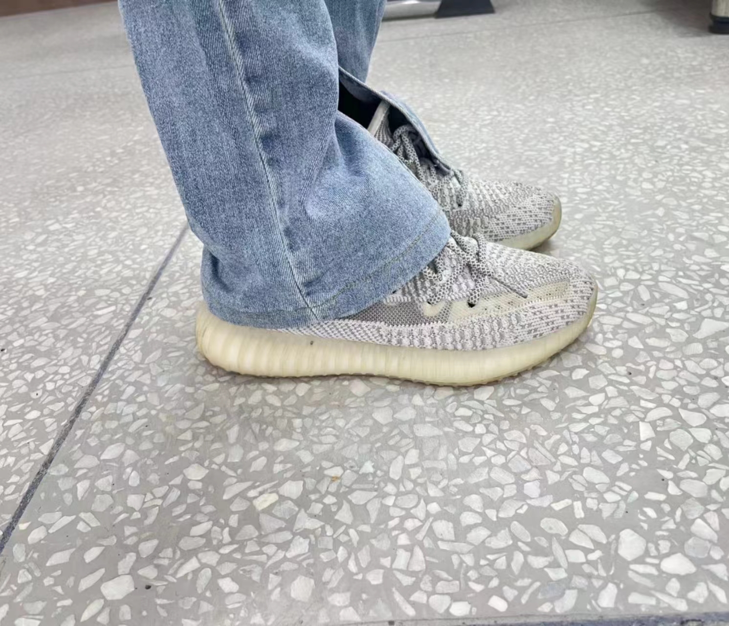 Adidas Yeezy Boost 350 V2 Lundmark review Bellay 01