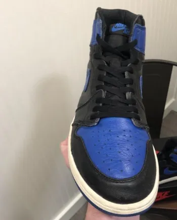  Air Jordan 1 Retro Royal review Karen Benavides 02