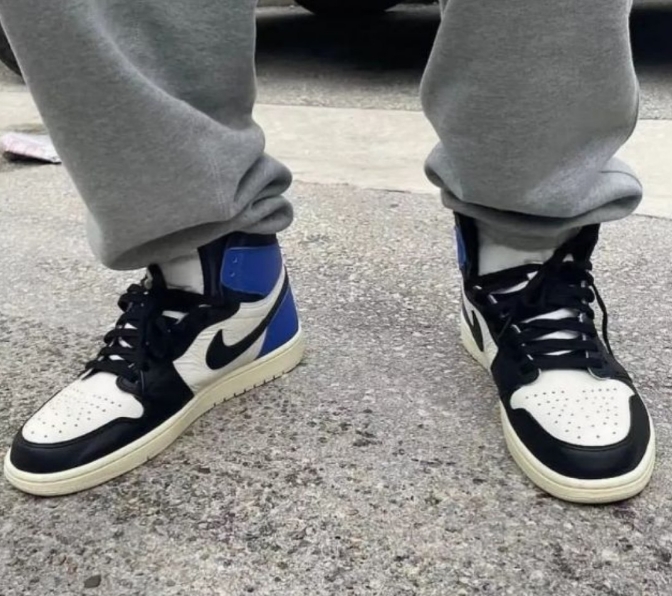 Air Jordan 1 Retro High OG x Fragment Design review Frank 04