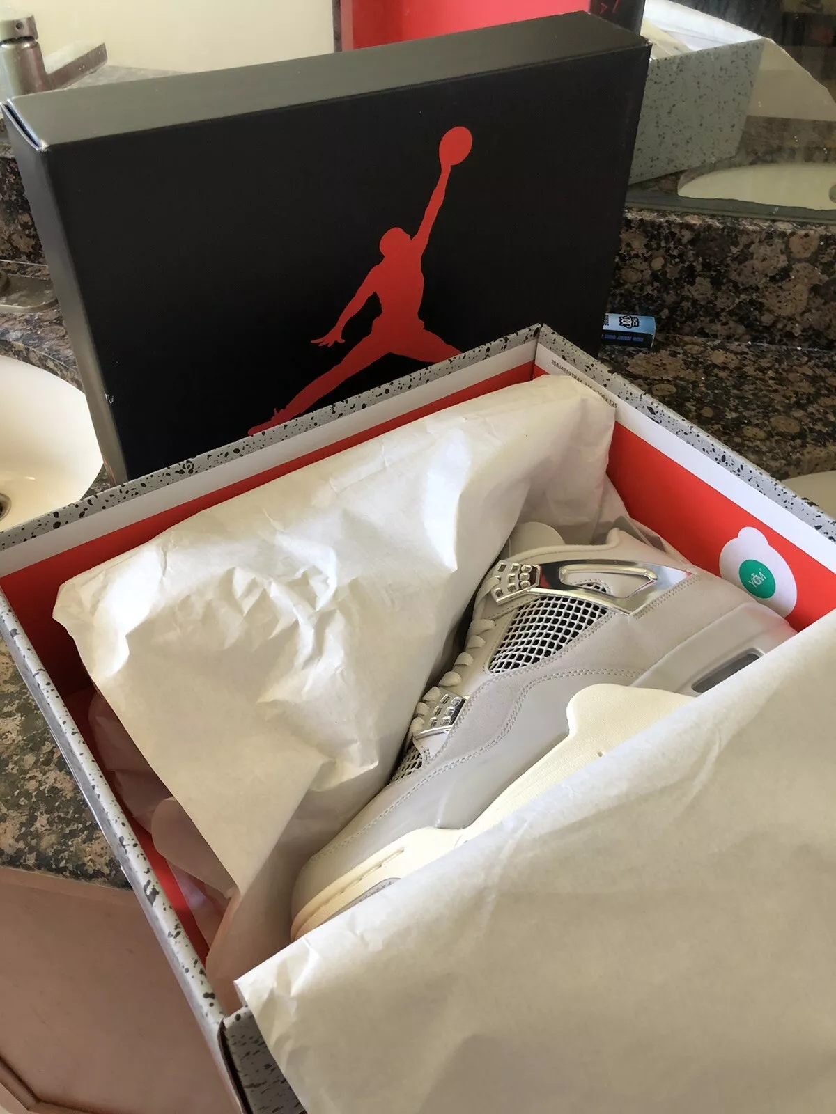 Q4 Batch  Air Jordan 4 WMNS “Frozen Moments” review Luz Alvarado 01