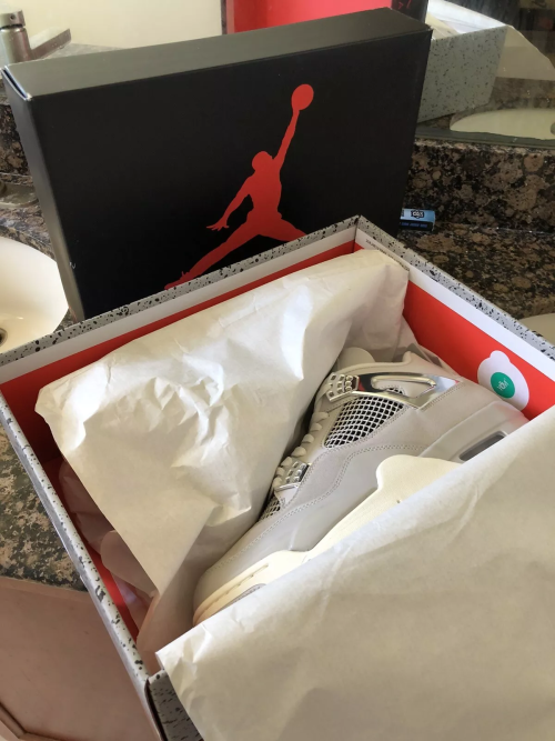 Q4 Batch  Air Jordan 4 WMNS “Frozen Moments” review 