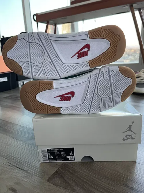 Q4 Batch Nike SB x Air Jordan 4 “Pine Green”Calaite review 