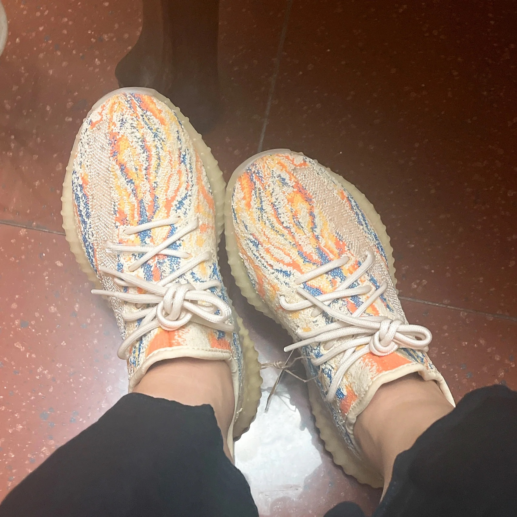 OG 350 V2 Adidas Yeezy Boost 350 V2 MX Oat review André Le Comte 02