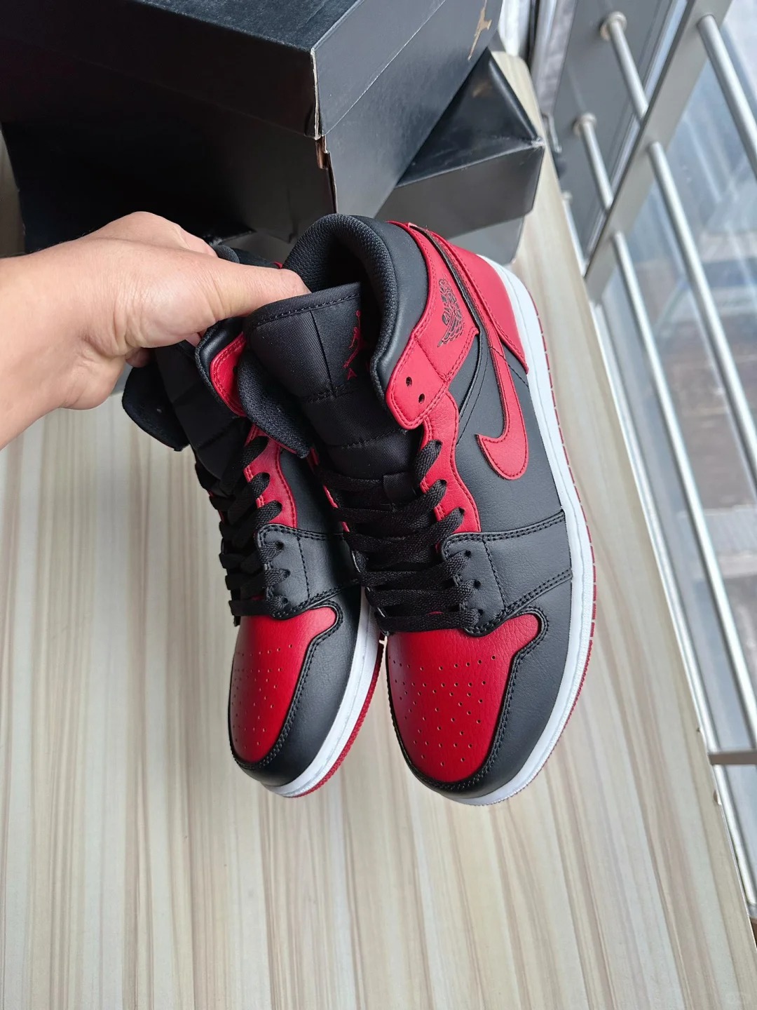 Air Jordan 1 High 'Banned' review Doudjkyue 02