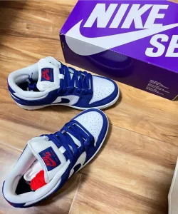 LF  Nike SB Dunk Low Los Angeles Dodgers review Helen Atchley 01