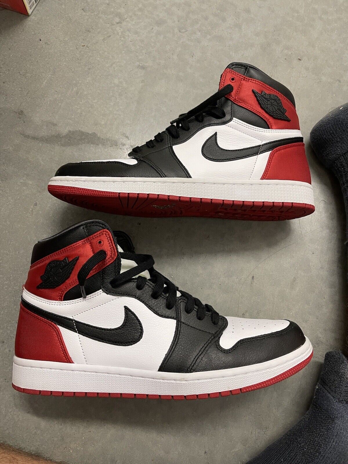 Air Jordan 1 OG High 'Black Toe' review Nudgbe 01