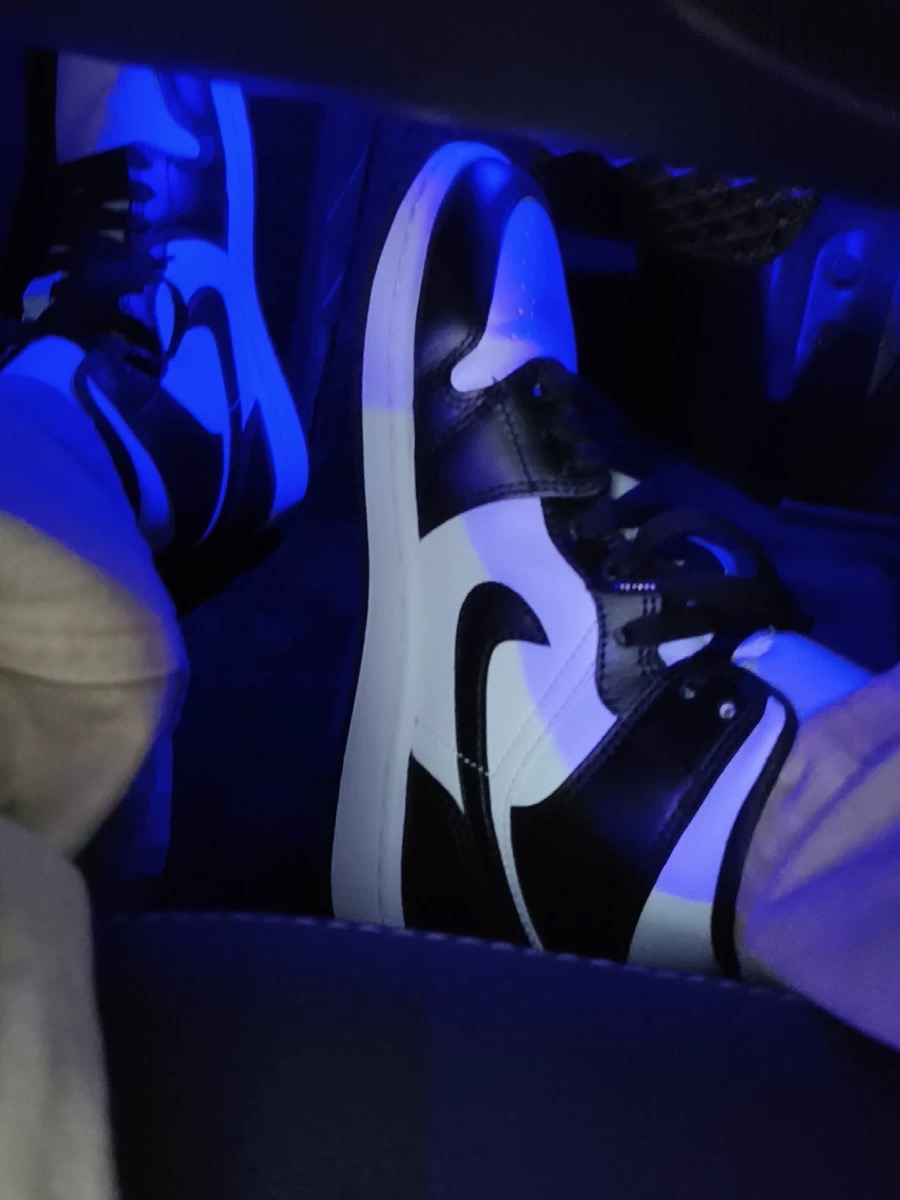 Air Jordan 1 Retro High OG Black White review Stiven 01