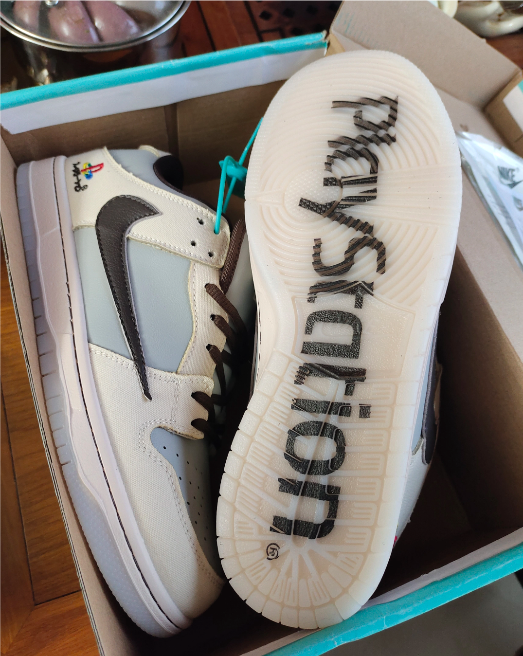  LF Travis Scott x PlayStation x Nike Dunk Low PS5 review karis 02