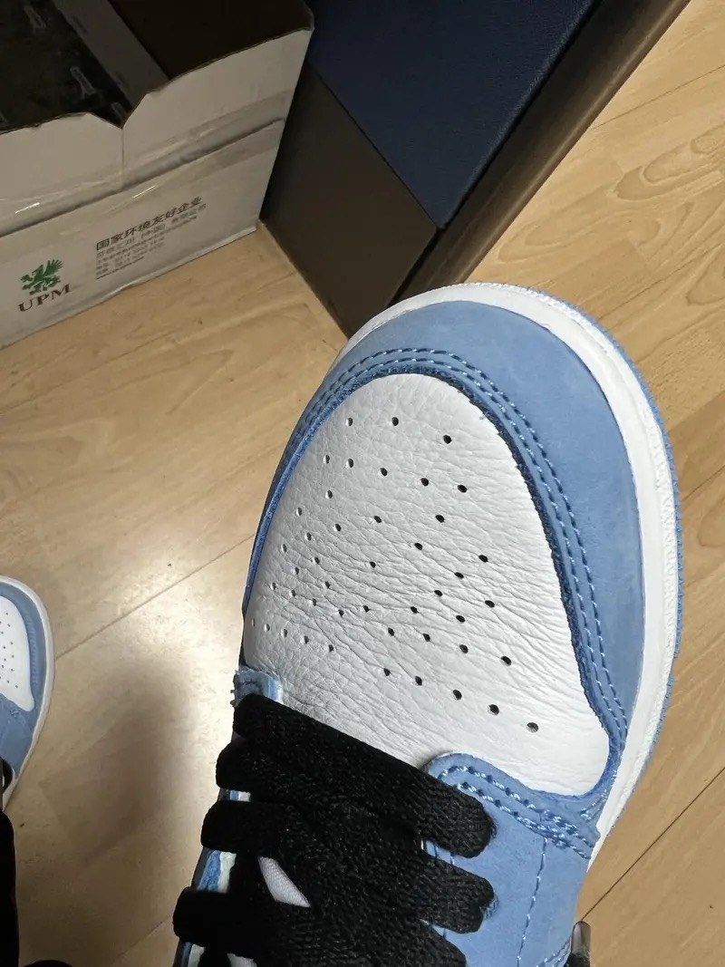 Air Jordan 1 High OG University Blue review Banny 01