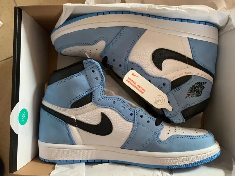 Air Jordan 1 High OG University Blue review Banny 03