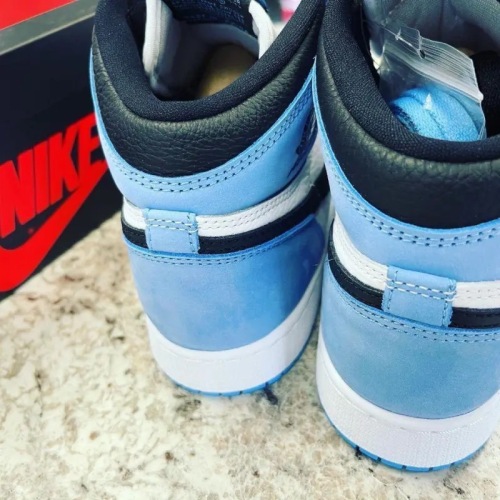 Air Jordan 1 High OG University Blue review 