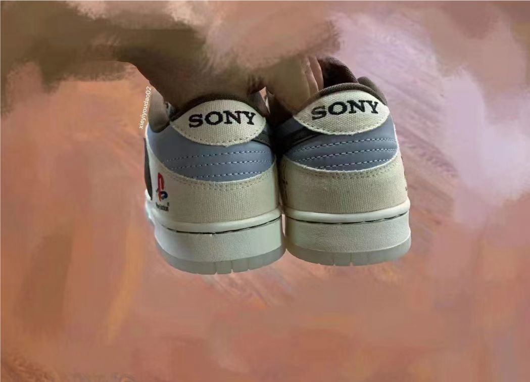  LF Travis Scott x PlayStation x Nike Dunk Low PS5 review marly 03