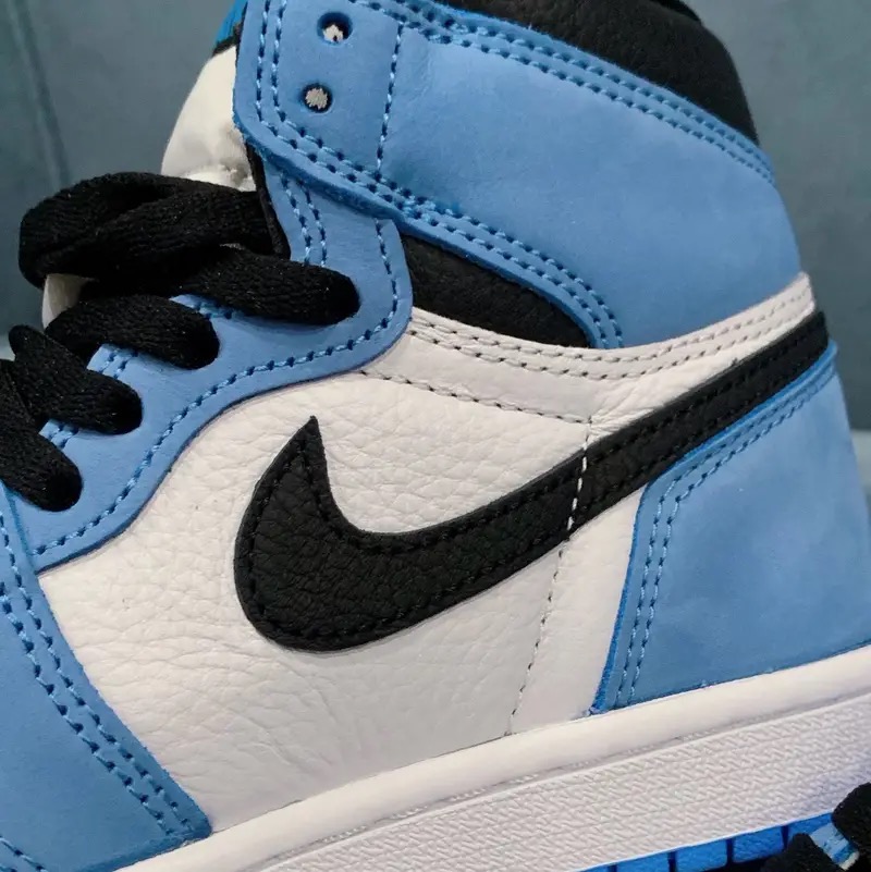 Air Jordan 1 High OG University Blue review benny 02