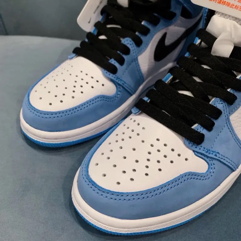 Air Jordan 1 High OG University Blue review benny 03