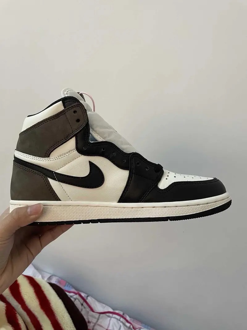 Air Jordan 1 Retro High OG Dark Mocha review Silinna