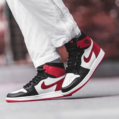 AIR JORDAN 1 RETRO HIGH OG 