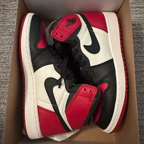 Air Jordan 1 High OG“Bred Toe” review Leonard Compton