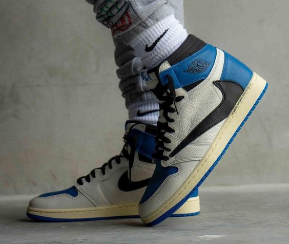 Fragment x Travis Scott x Air Jordan 1 High OG Military review Heng 03