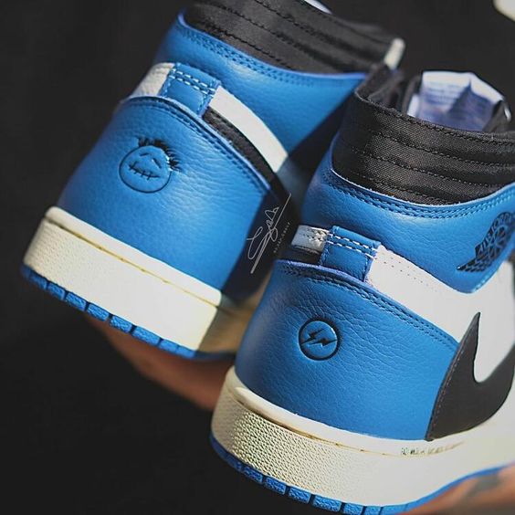 Fragment x Travis Scott x Air Jordan 1 High OG Military review Heng 02